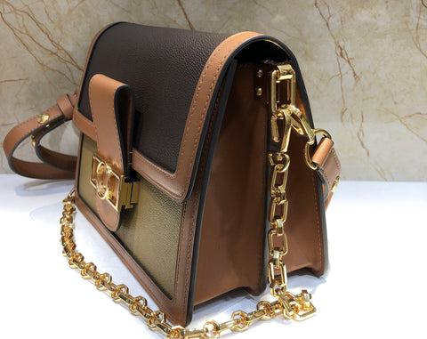 Dau Crossbody